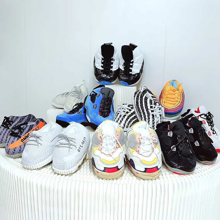 Fashion Comfortable New Arrival Average Size Unisex Shoes Home Bedroom Plush Yeezy Sneaker Slippers