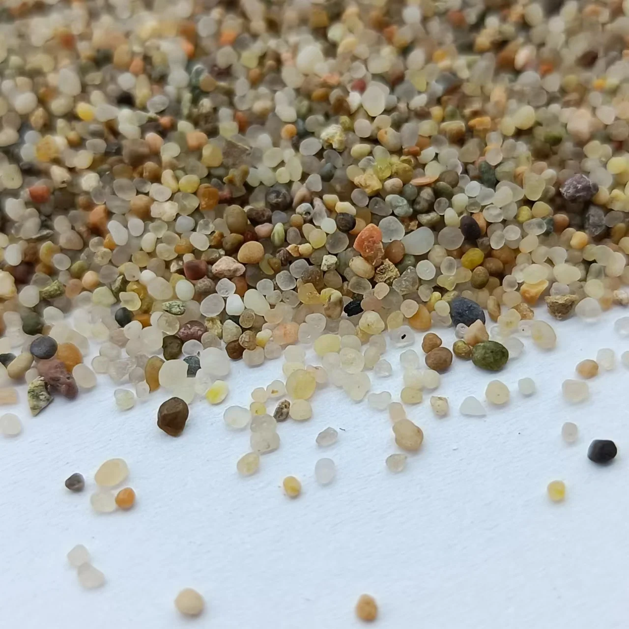 Factory Direct Supply High Quality Sea sand  Salt sand Round Sand with reasonable price