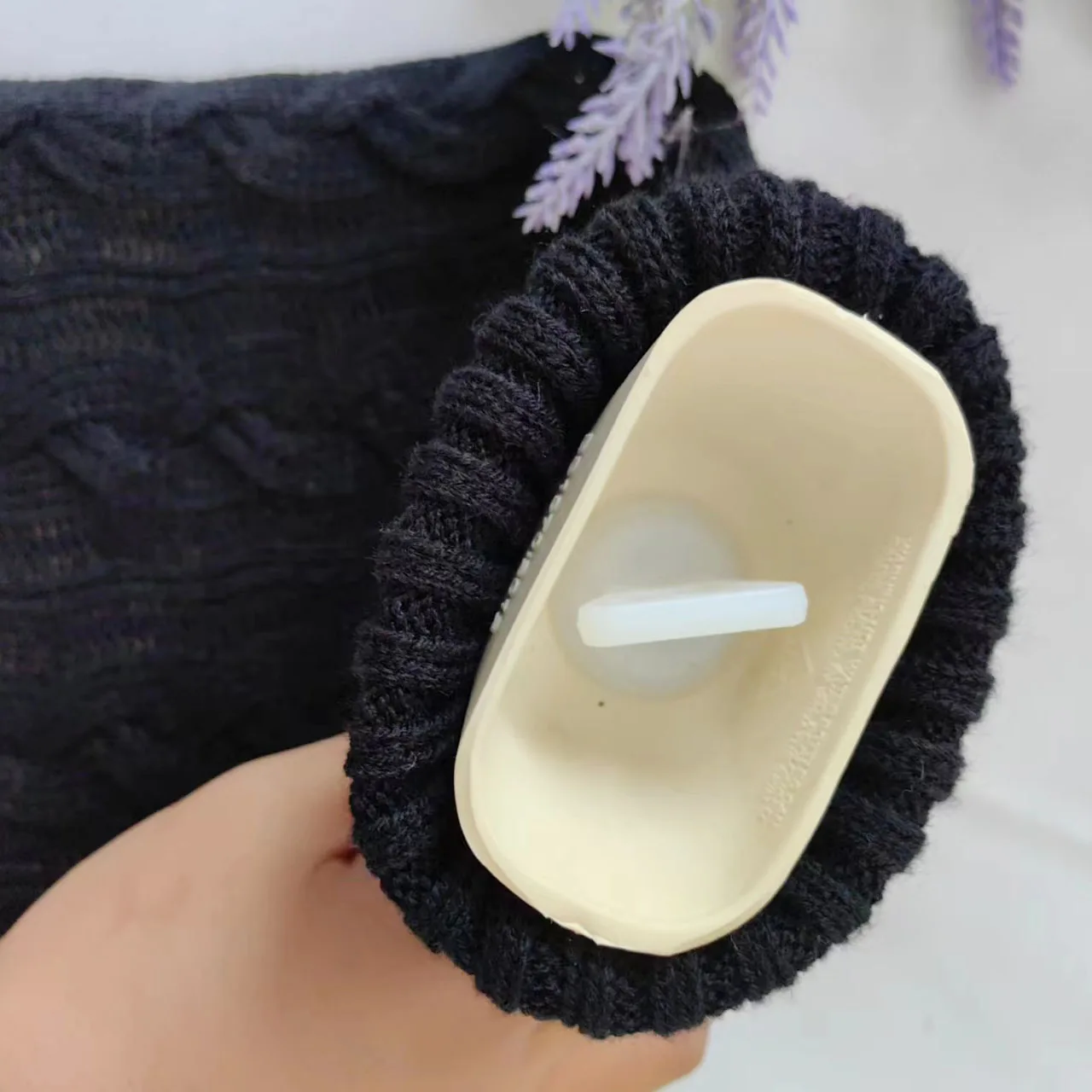 Black 2L Rubber Hot Water bottle with cover Knit How Water Bag for pain relief