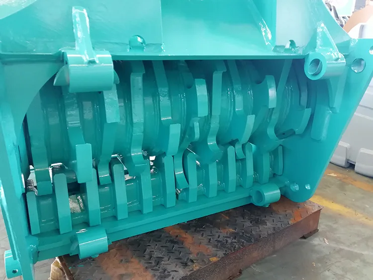 CAT 320 crusher bucket for wood construction waste