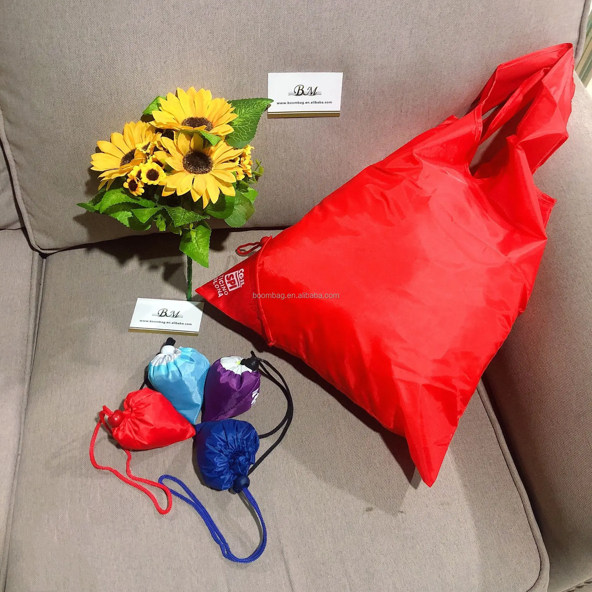 Novelty Pocket Portable Reusable Grocery Polyester Shopping Bags Foldable Gift Shopping Bags Heart Shape Folding Tote Bags