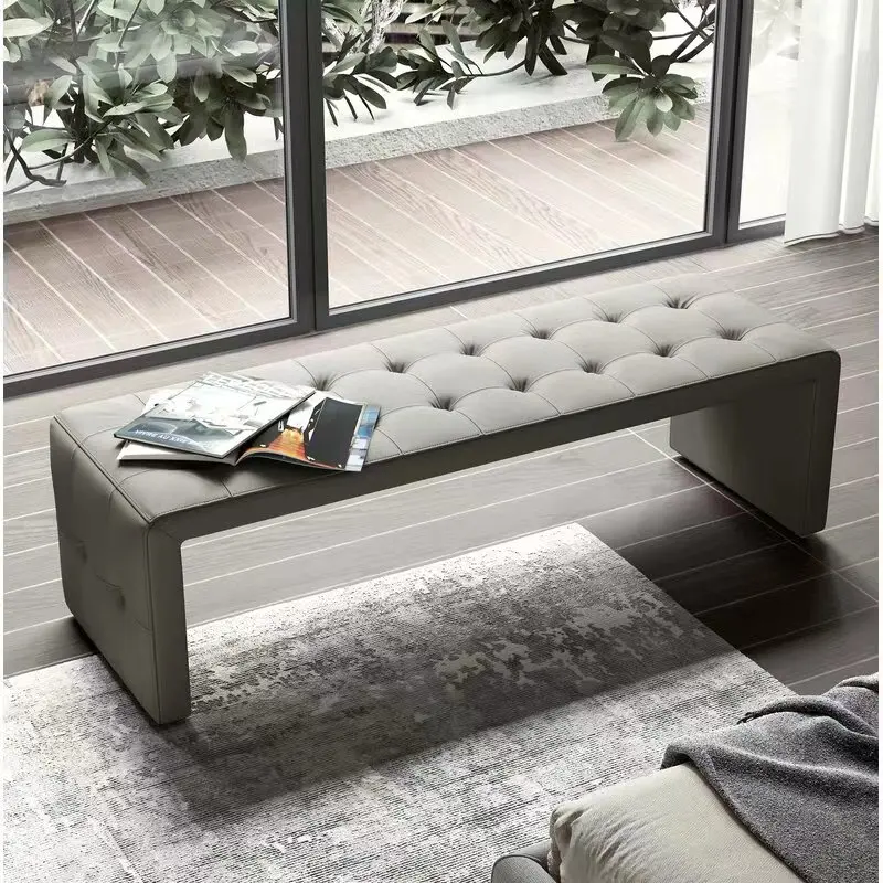 Акцентная кожаная пуфика из нержавеющей стали с металлическими ножками для гостиной спальни