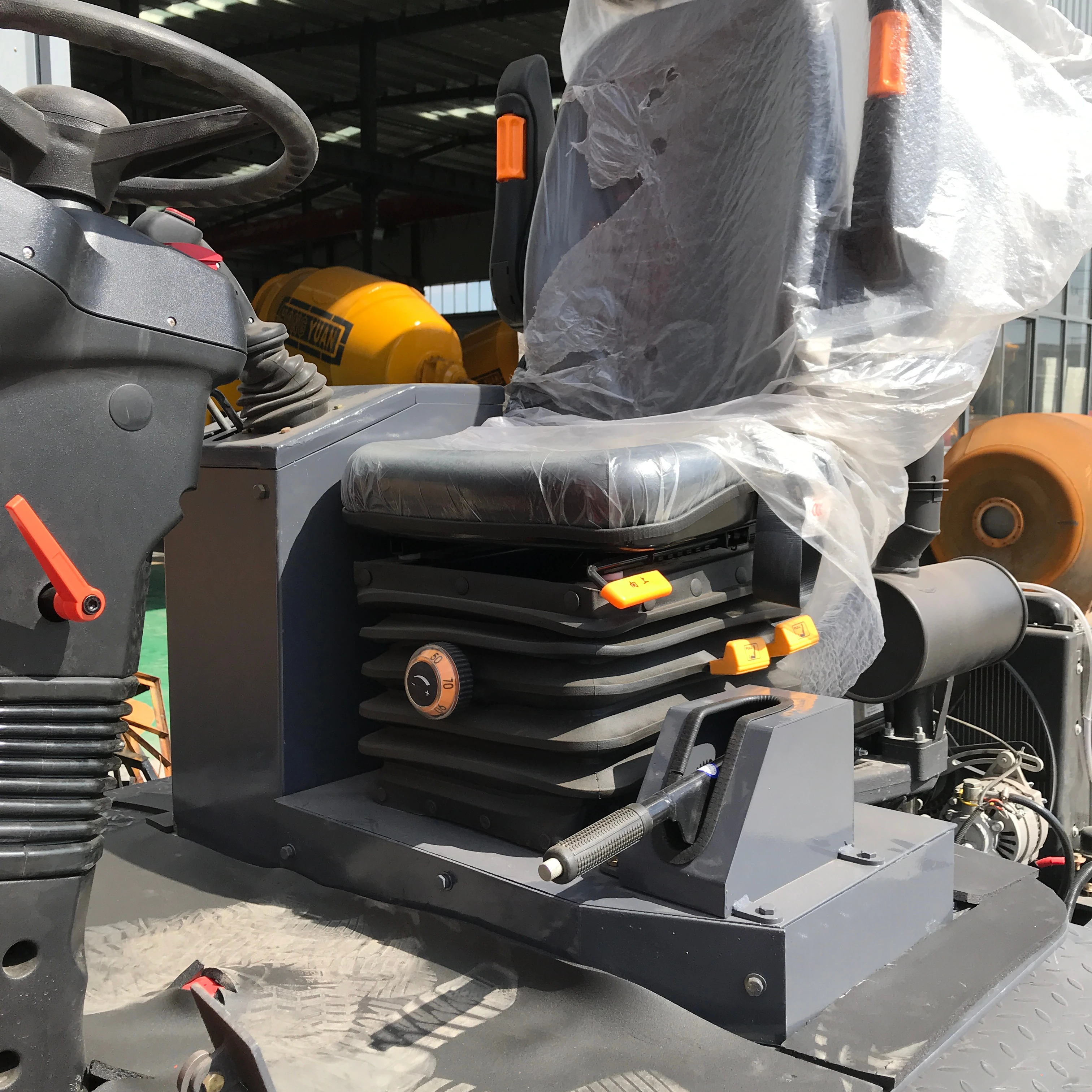 MACHPRO New Mini Loader MLE810 Bobcat Engine Cheap Crawler Skid Steer Loader CE EPA Certification Bucket Attachment 1-3 Ton