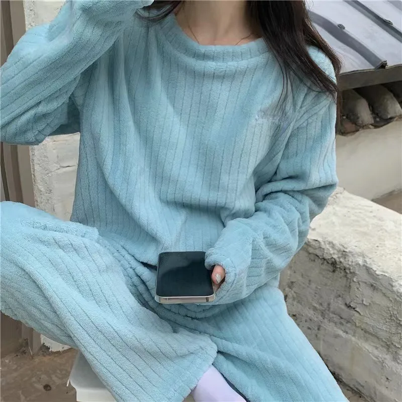 Женская зимняя пижама из кораллового флиса