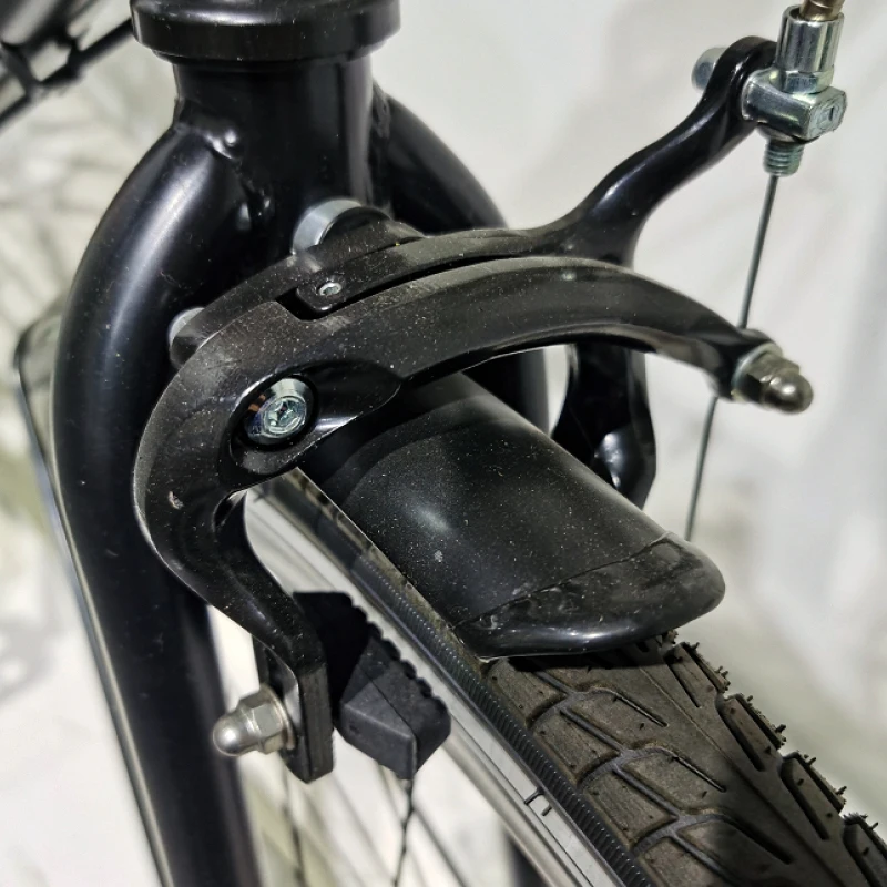 Hot selling design men and women customized road bicycles 700C city bike