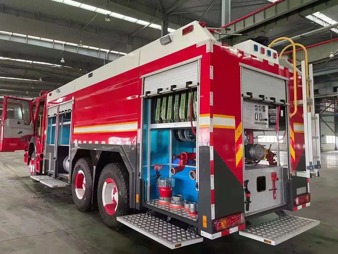 factory price 6*4  multi-function fire fighting truck for sale