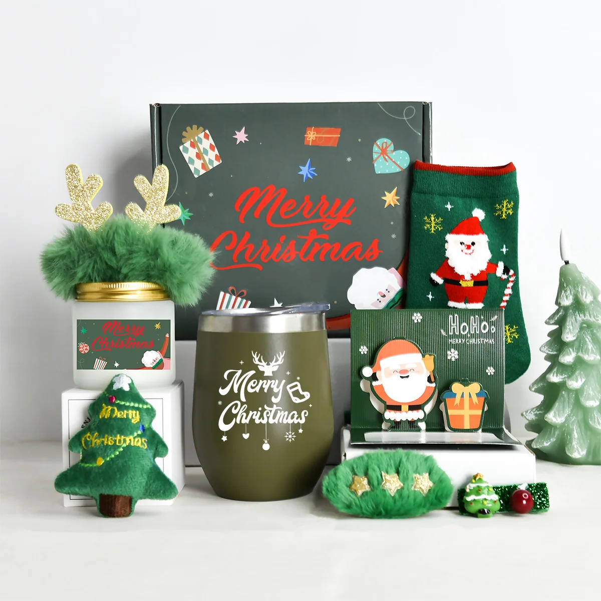 New Arrival Christmas Gifts Set Custom Mugs Socks Scented Candle Bath Spa Gift Basket For Women Christmas Decoration