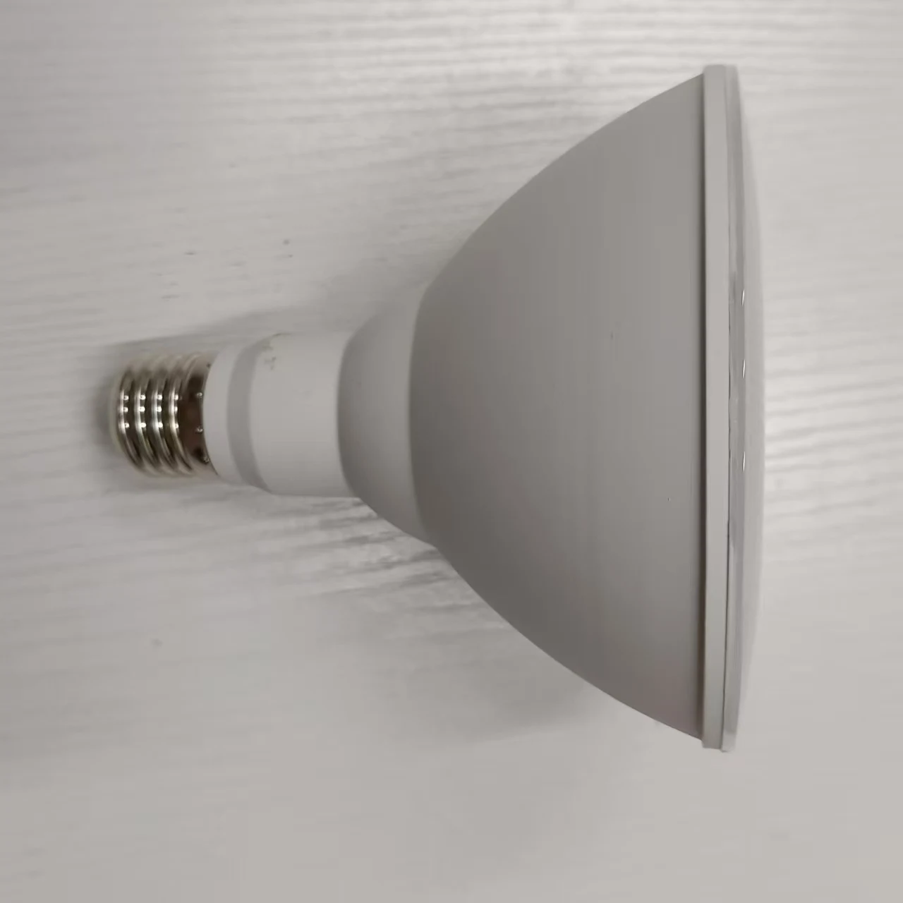 Wholesale LED Par38 spotlight 15W 2700K 3000K 4000K 6500K  PAR Light 24D 36D E27 E26 COB led spotlights