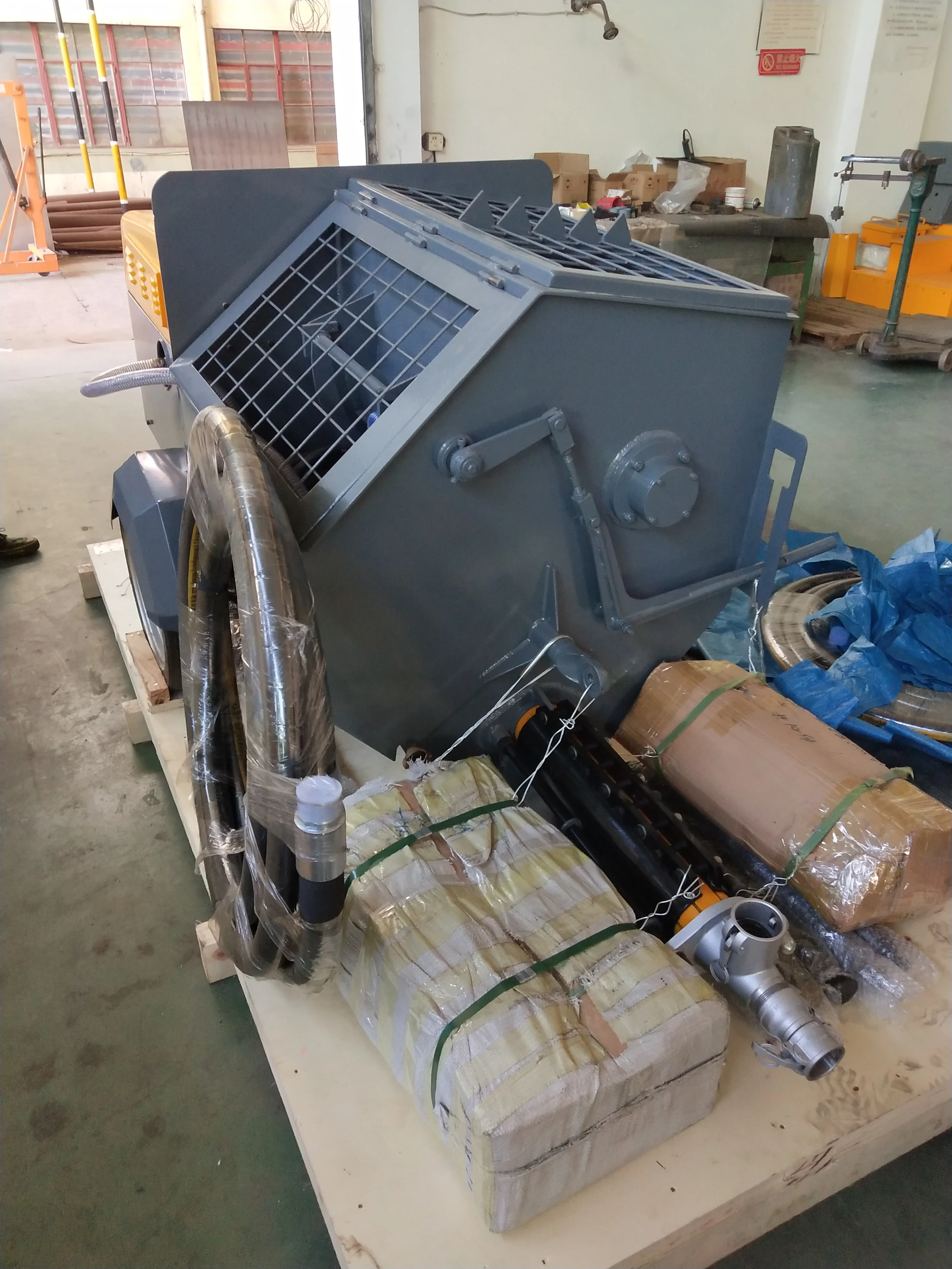 wall mortar plastering rendering machine wet concrete screed plastering spraying machine 380V,415v or diesel engine