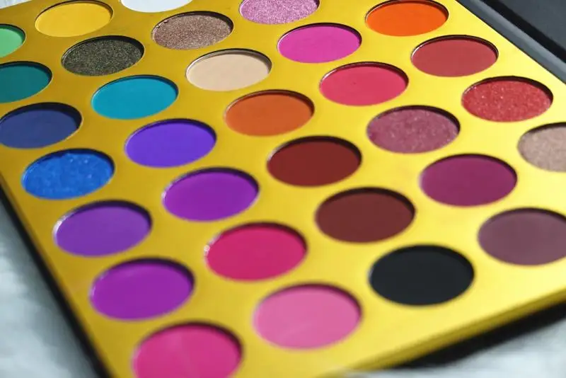 Wholesale High Pigment Makeup Eyeshadow Palette 35 Color Eyeshadow Palette Private Label