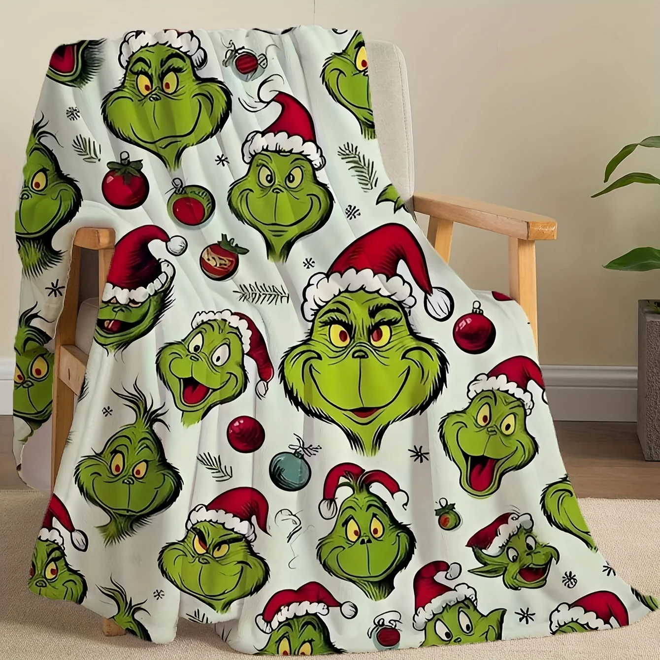 Cozy Flannel Christmas Throw Blanket - Fun Anime Design, Perfect For Sofa & Bed Decor,Ideal Gift For Women And Girl