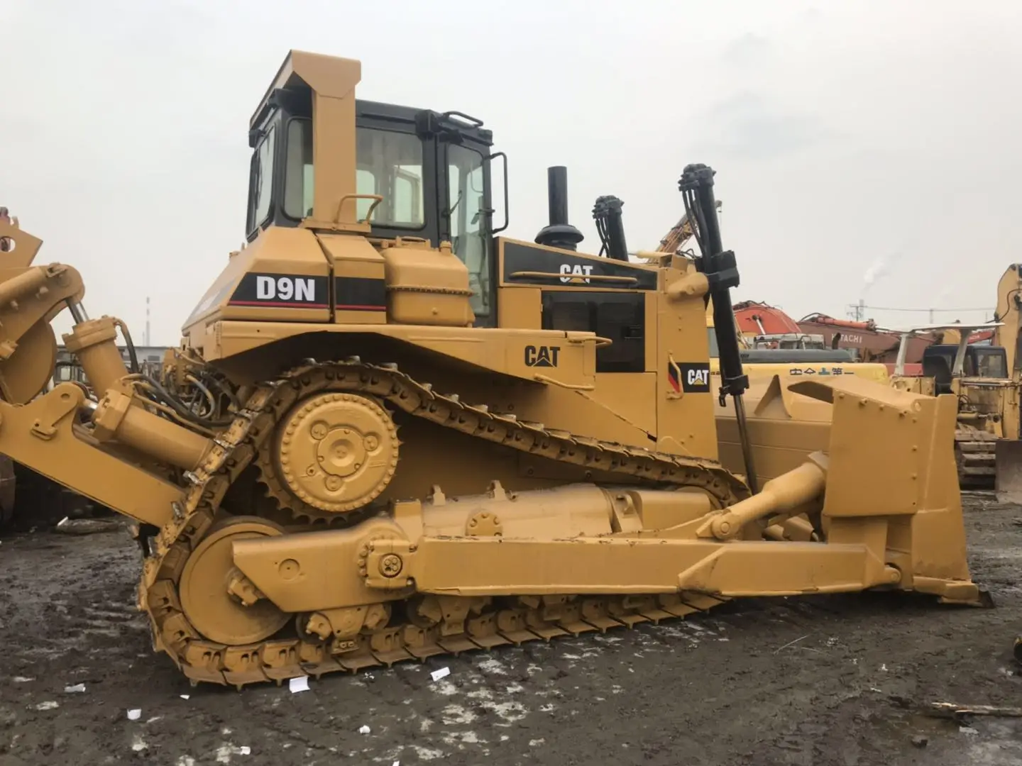 Тяжелая строительная техника cat d9n бульдозер