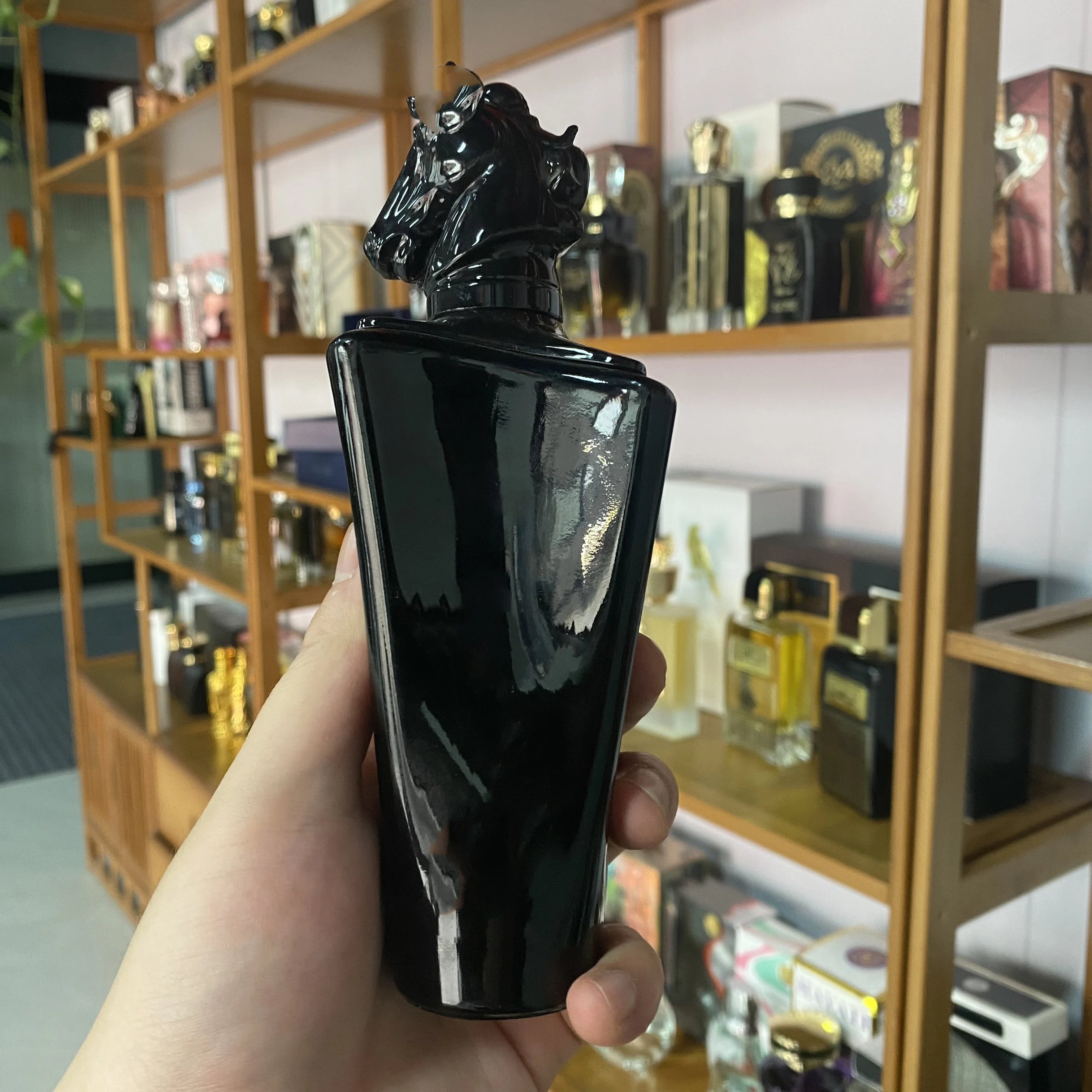 Black horse head Middle East Arabic perfume Exquisite gift box Unisex perfume Optimum push Brand perfume