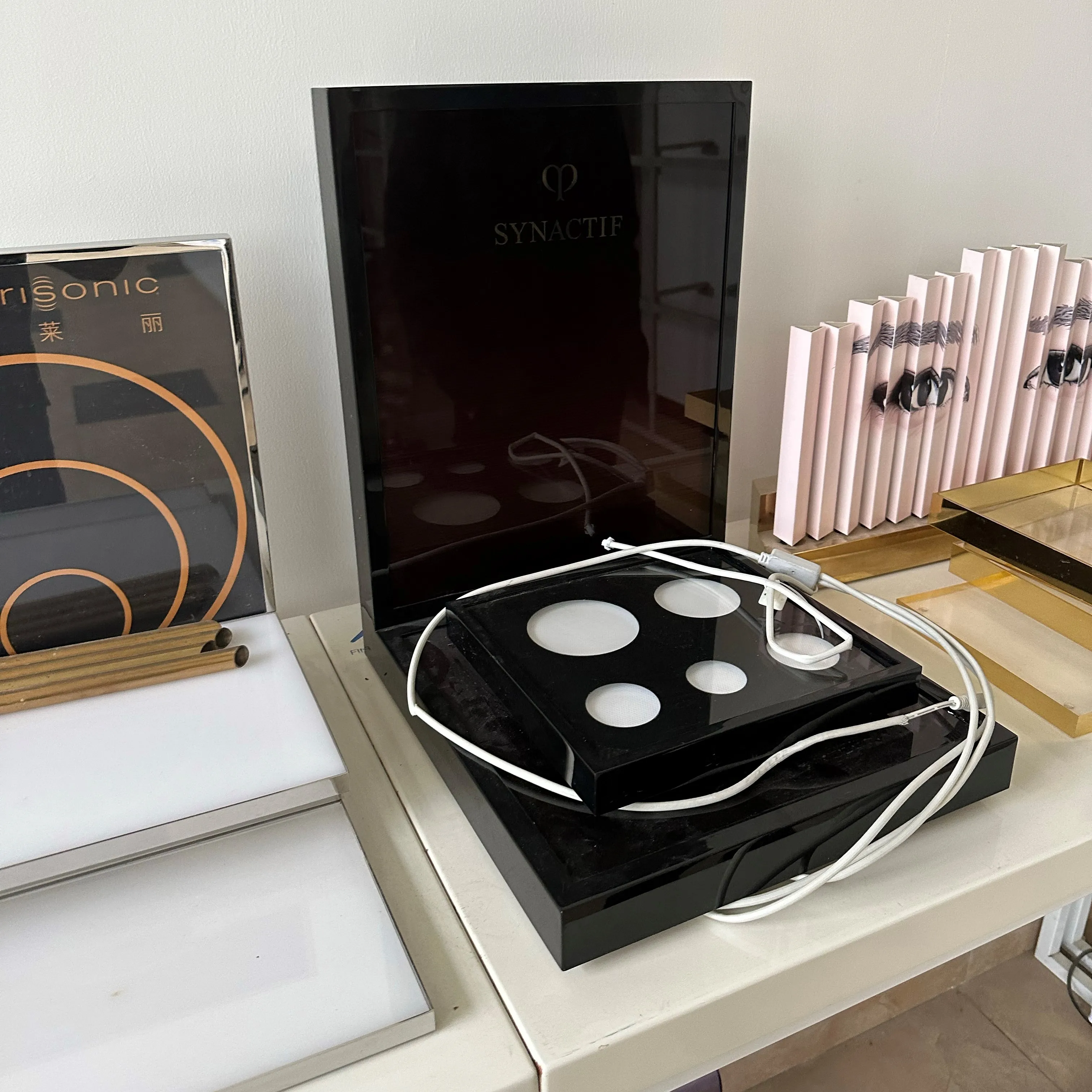 Acrylic Retail Shop Props Custom Display Props for Retail Shop Display