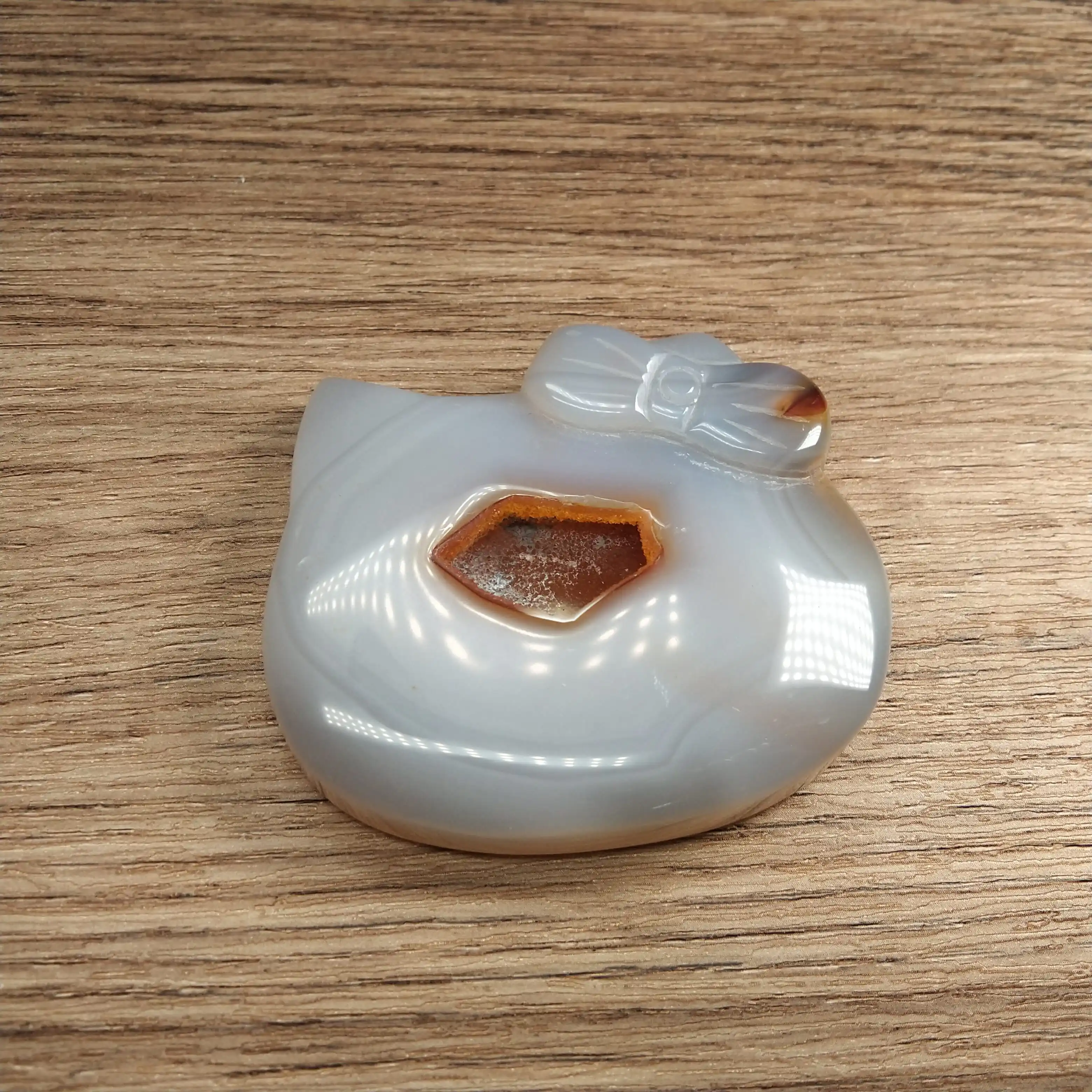 
Wholesale natural crystal agate carved hello kitty head small cute animals carving folk crafts healing souvenirs stones 