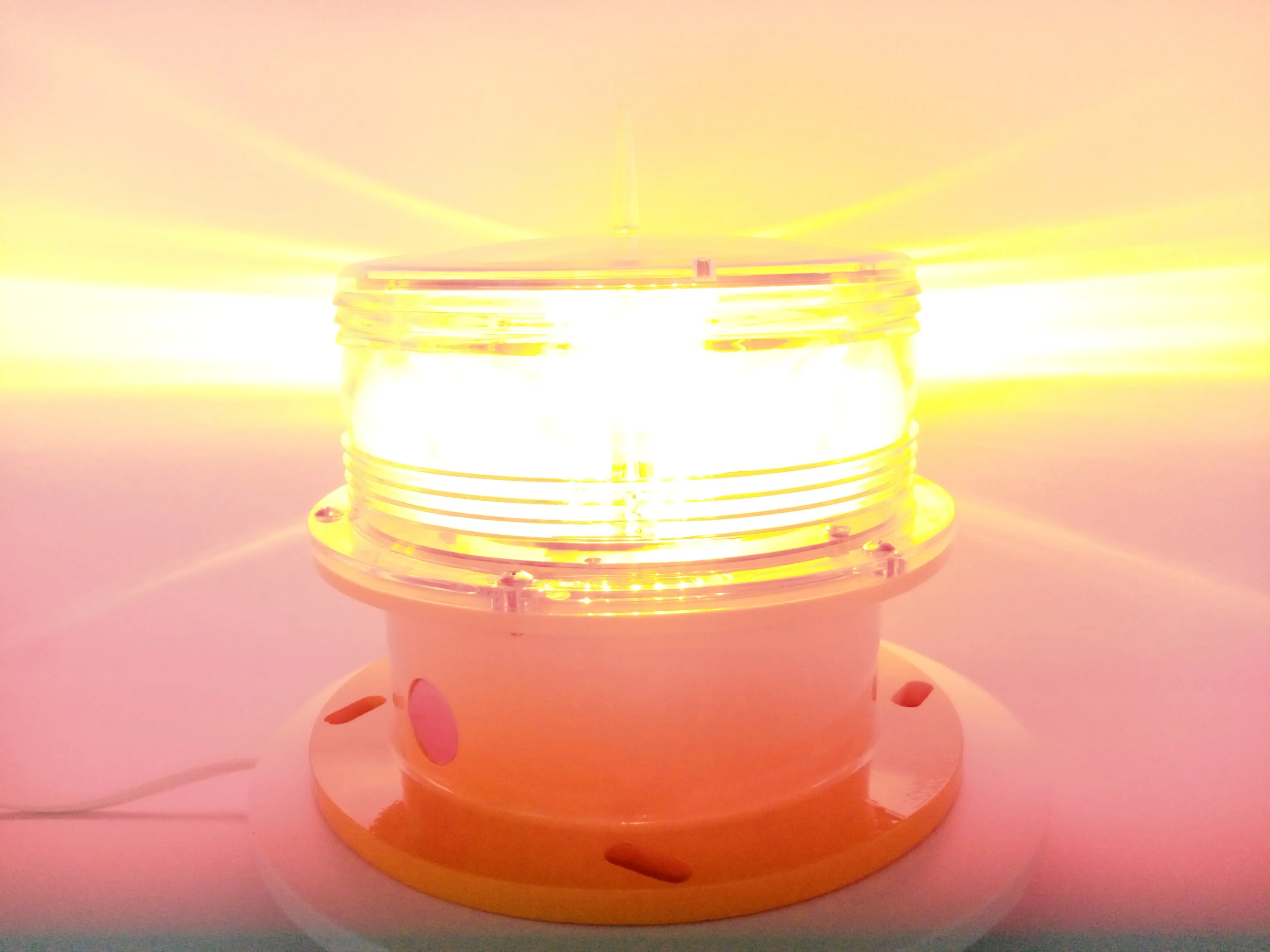 LED Solar powered aircraft warning light / tower crane obstruction lighting