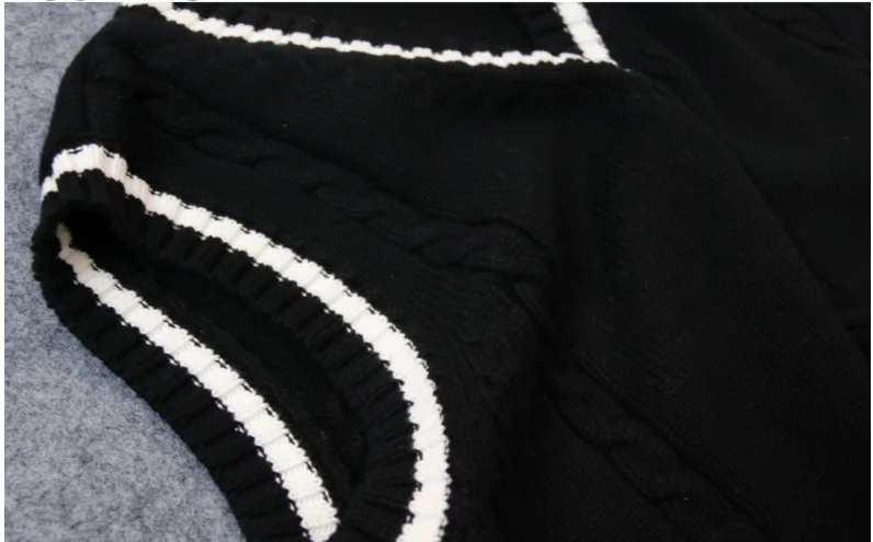 Nanteng Custom Manufacturer 100% Cotton Preppy Chic V-Neck Solid Color New School Uniform Knitwear Men Pullover Vest Sweater