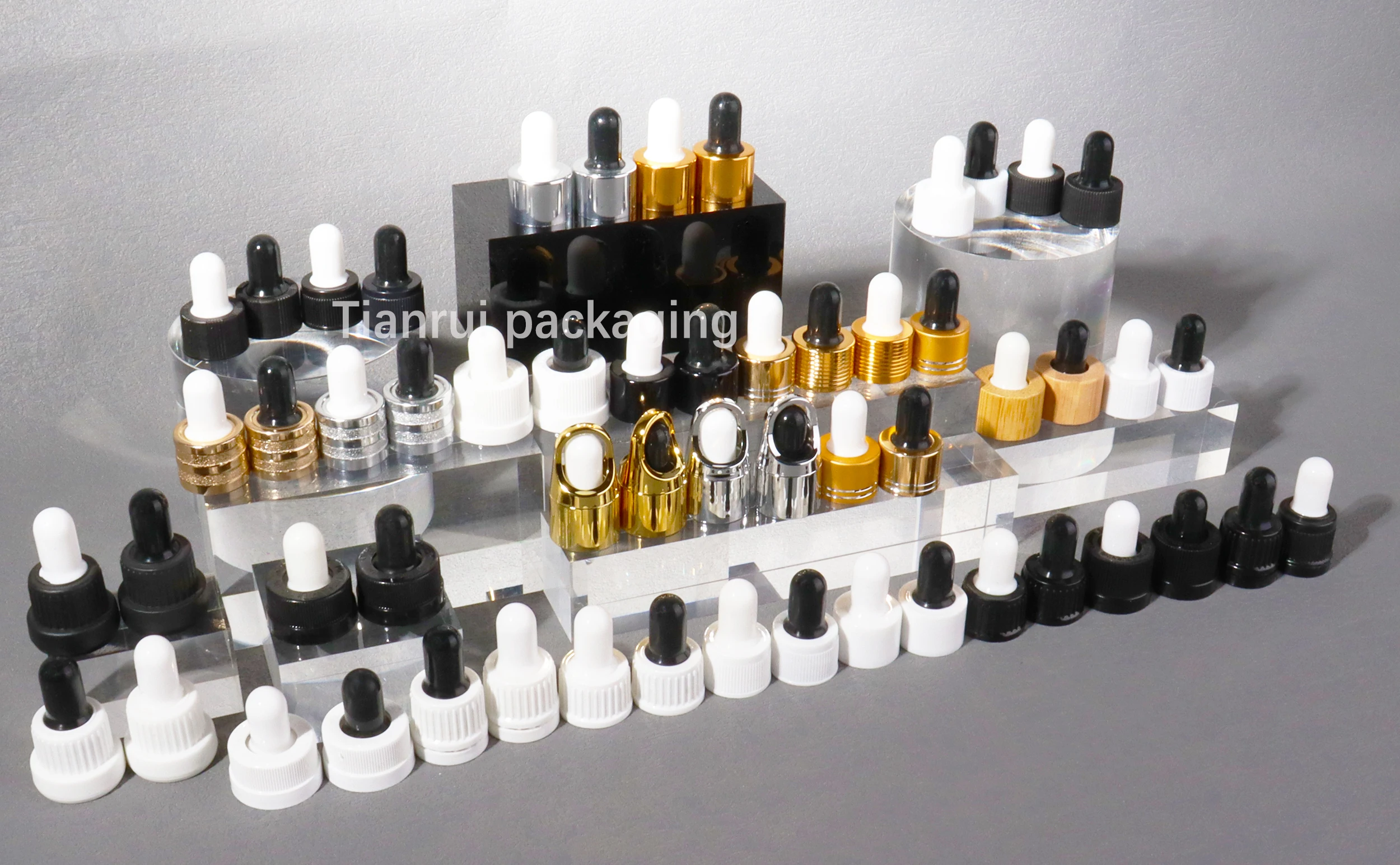 Low MOQ Essential Oil Product Container Colored Glass Dropper Bottles 5 10 15 20 30 50 100ml 2 oz Blue Serum Bottles