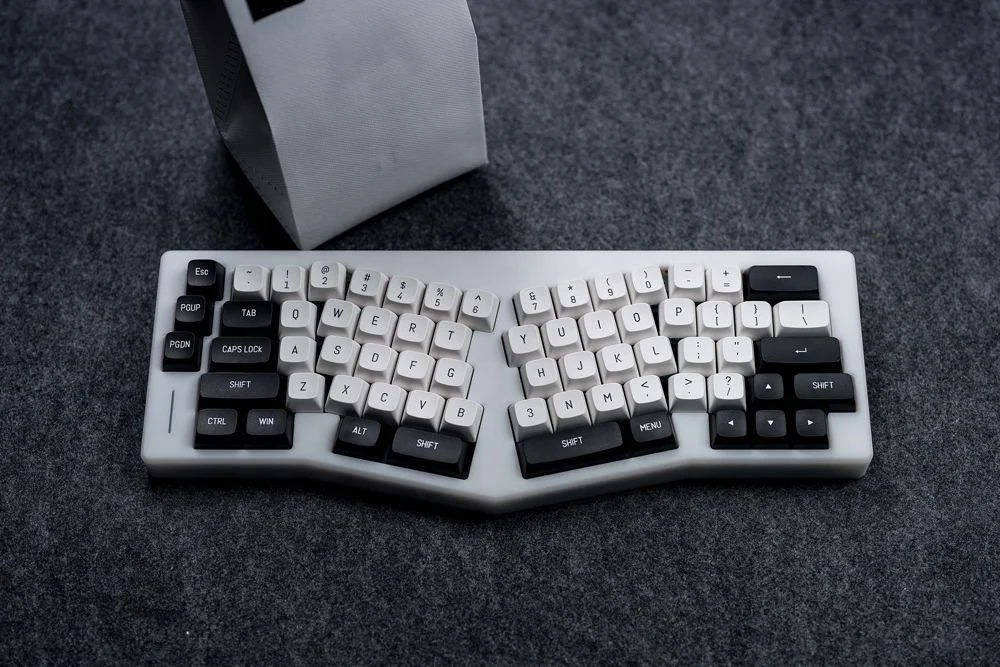 67 Keys Hotswap PCB Customized CNC Keyboard Kit RGB Tri-mode Wireless Acrylic Alice Ergonomics Mechanical Gaming Keyboard for PC