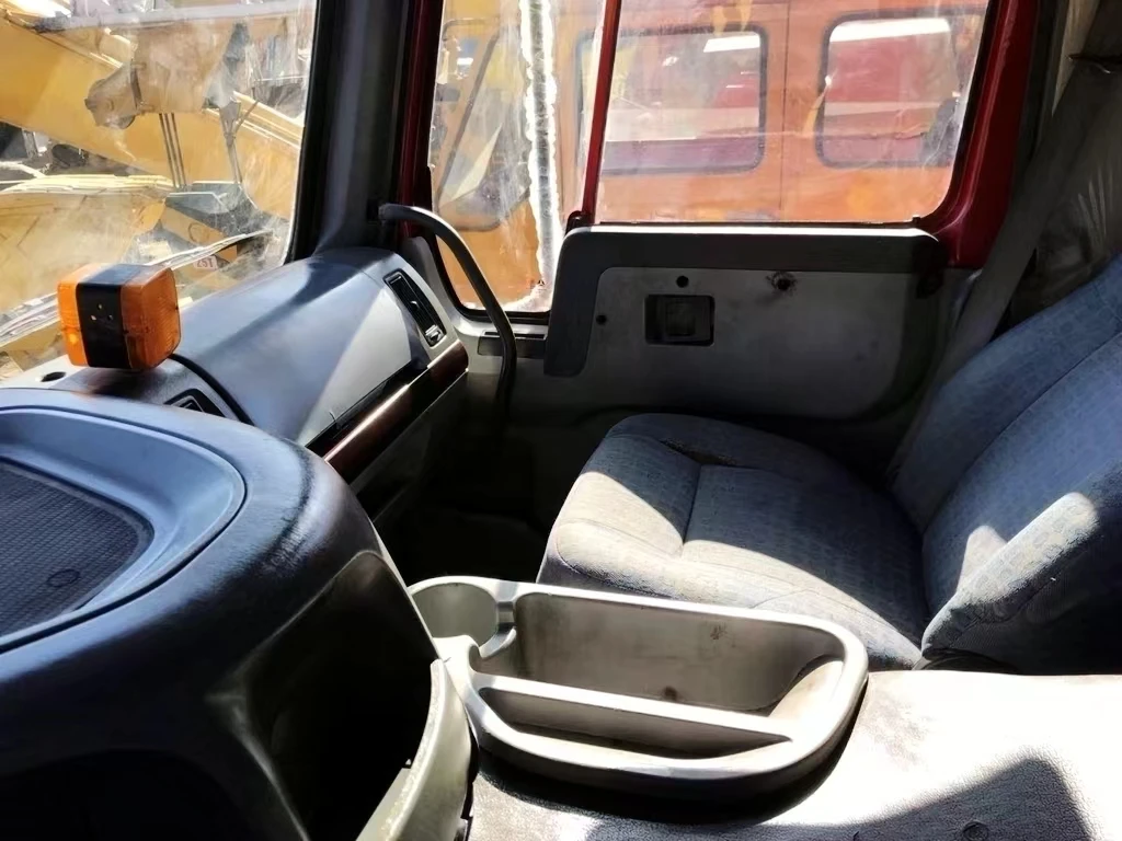 Super cheap Used Chinese brand HOWO Dump Truck Used Famous Brand 6*4 Truck in good condition in stock