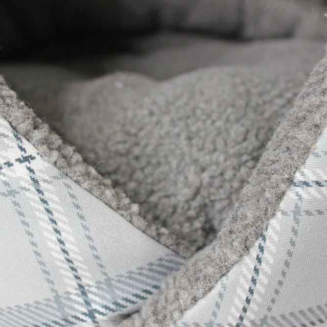 Wholesale factory REMOVABLE CUSHION SOFT WARM cat tent bed