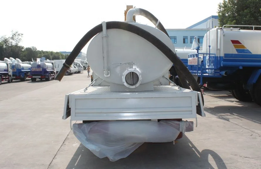 4x2 Japan brand elf 2 ton mini cantilever crane with sewage suction truck