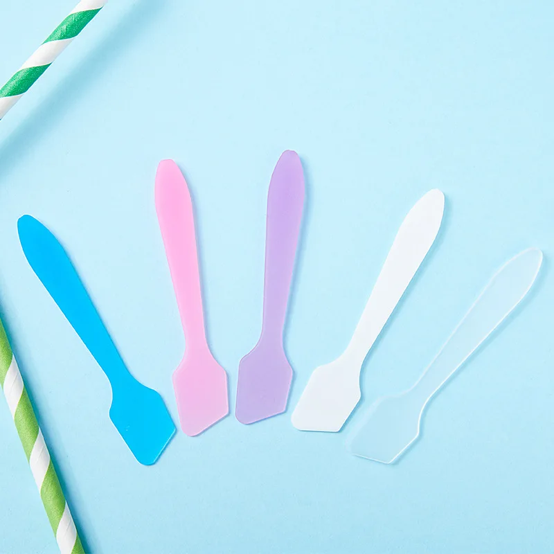 
Amazon Hot Sale Wholesale Disposable Mini Angle Cosmetic Spatula Spoon Disposable Makeup Cream Spatula 