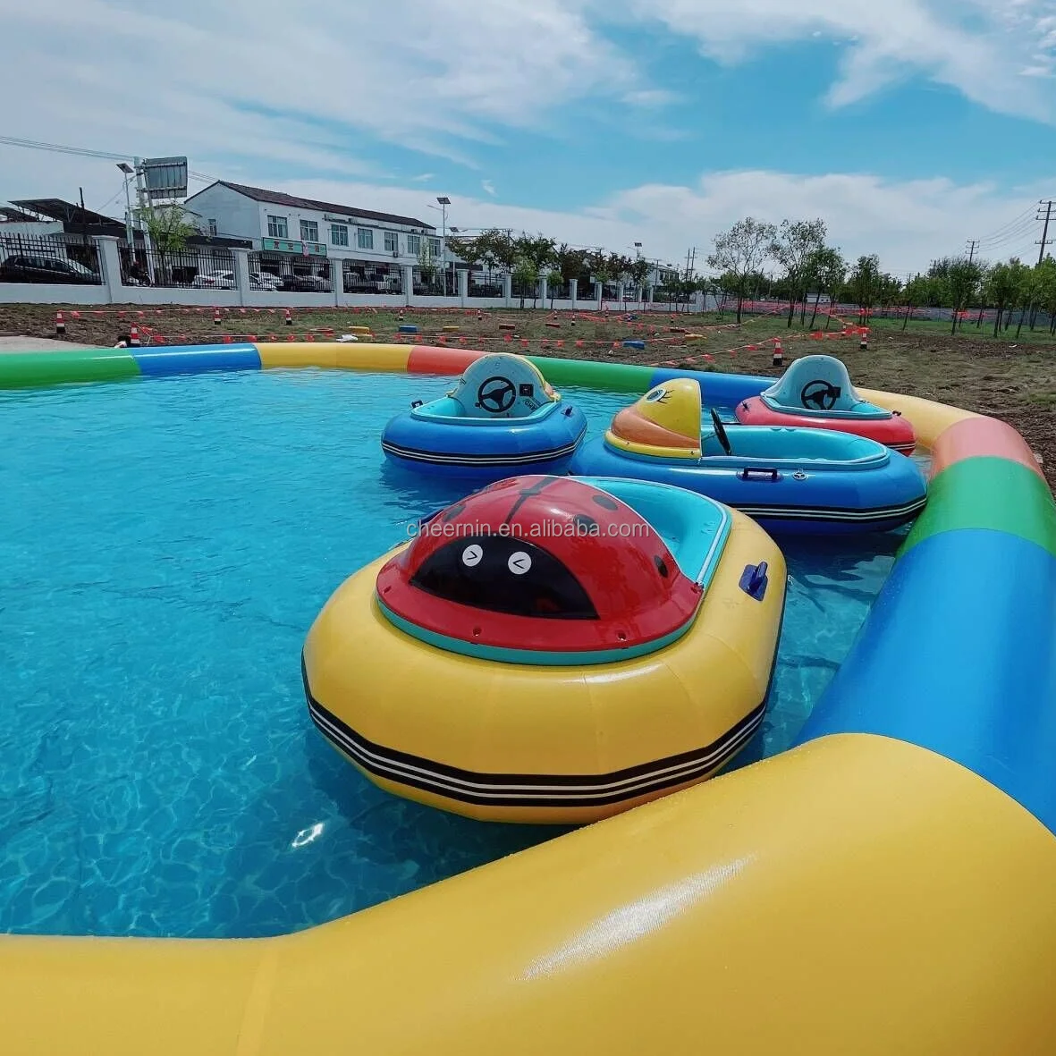 Fashion design HDPE durable material electric bumper boats for kids and adults