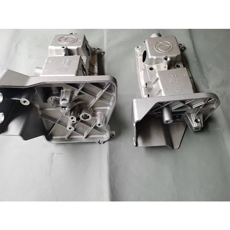 Dongfeng Truck Transmission Gearbox Top Cover Parts 1028269-v21233514