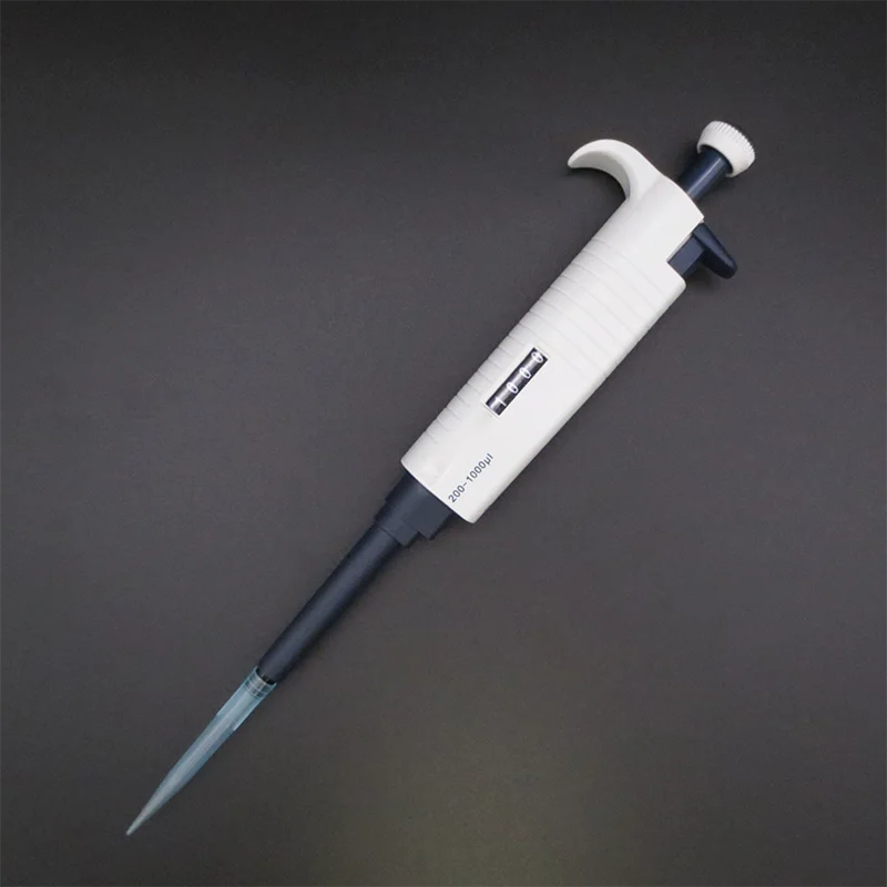 Одноканальный регулируемый пластиковый микропипетт