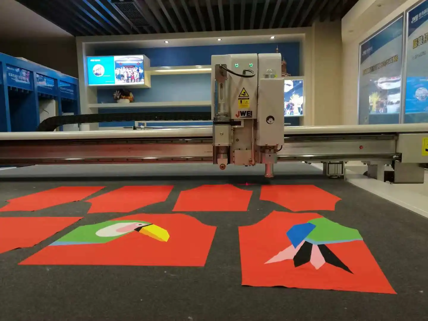 2516/2518/3121 full-auto feeding Garment  cutter with round knife for printed sportswear/Apparel Textile/fabric/leather cutting