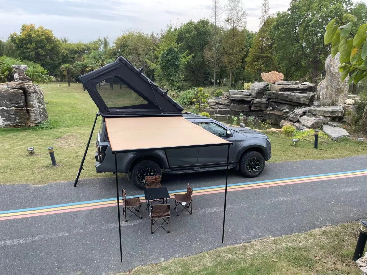 OEM Outdoor 1-3 Person Polycotton Waterproof 4x4 Off-road Travelling Foldable Car Truck Camping Soft Shell Roof Top Tent