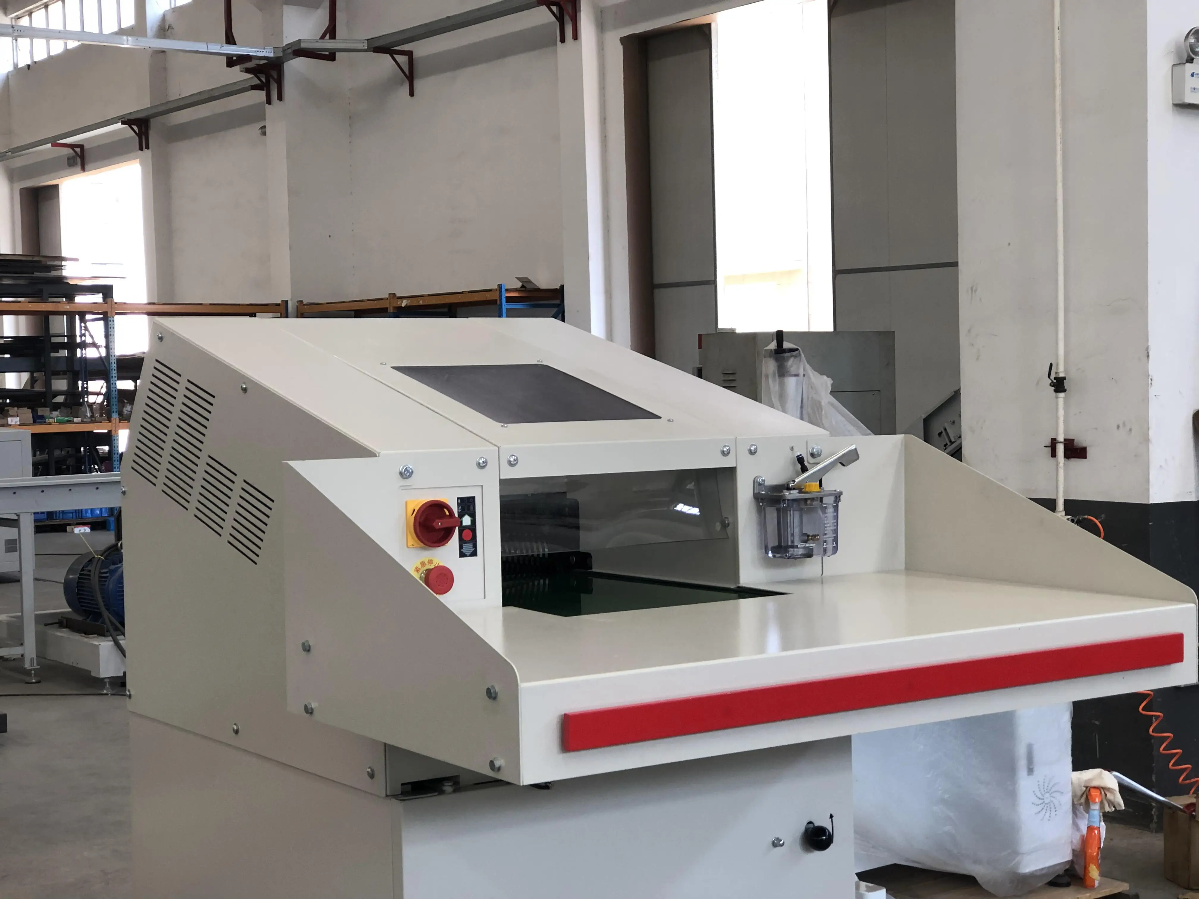 Cardboard Recycling Machine/Carton Shredder/Cardboard Shredder