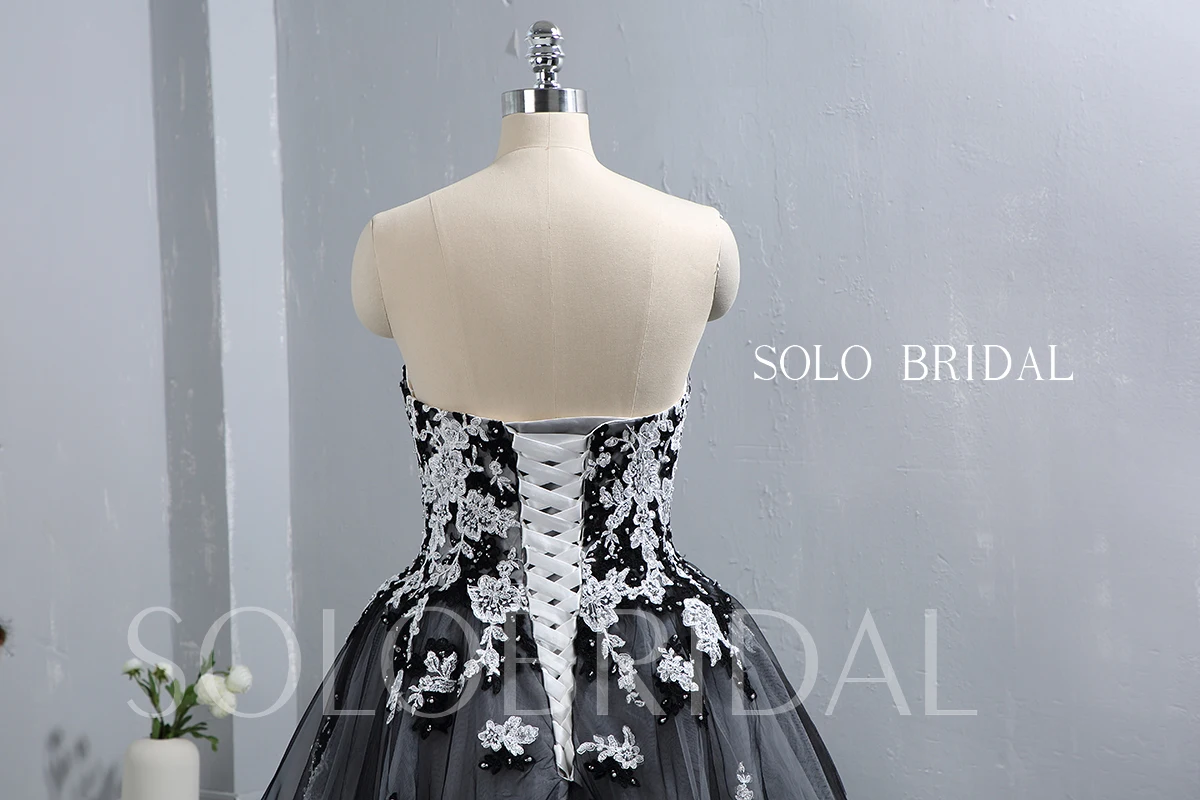 Elegant hot sale new design custom made factory of wedding dresses black and white ball gown ruffle wedding dress for women