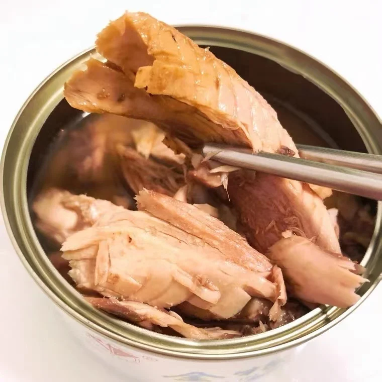 Seasoned White Tuna Pieces Can Goods Skipjack Chunk Oem Canned 160 gr 142g Tinned 180g 185 grs Spicy Flake In Oil 160g