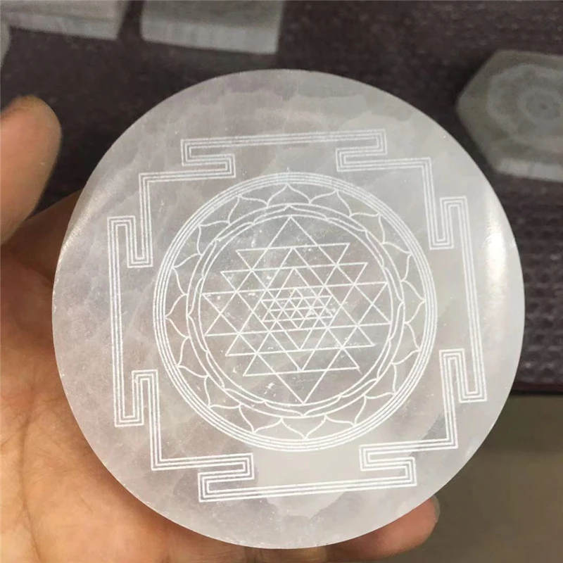 wholesale chakra selenite Slab Selenite Wholesale Natural Gypsum Slab engraved round Selenite Slice crystal trays For Decoration