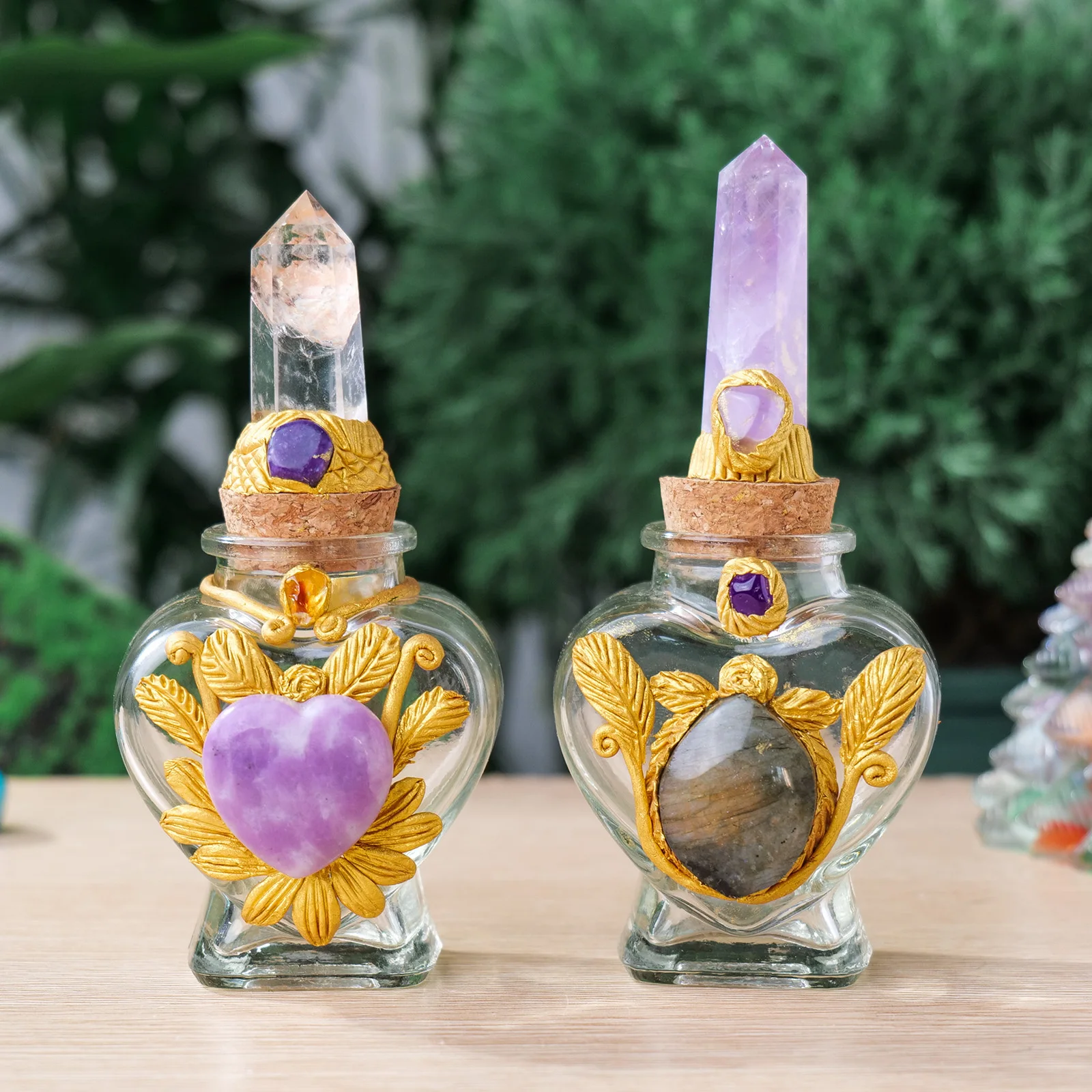 Бутылка с натуральным кристаллом