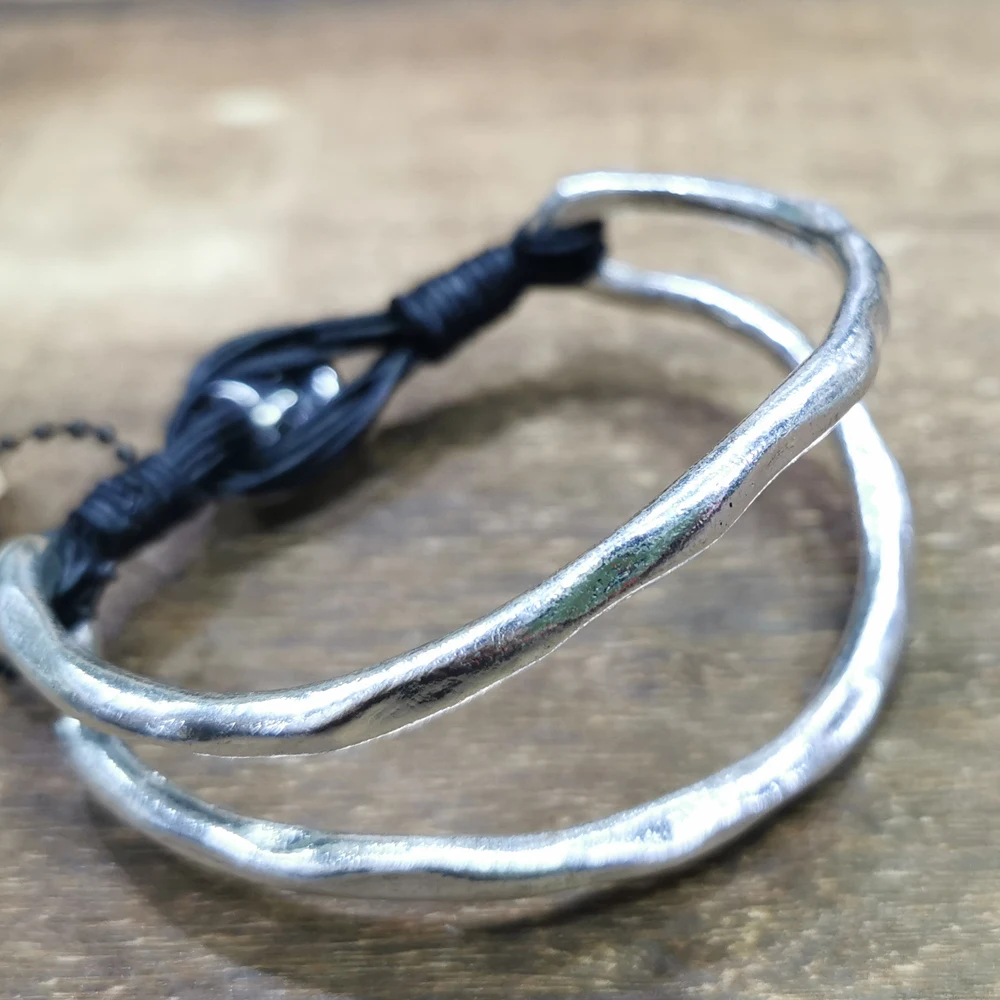 Unisex Jewelry Textured Metals Open and Antique silver Wrap Leather Bracelet For Men