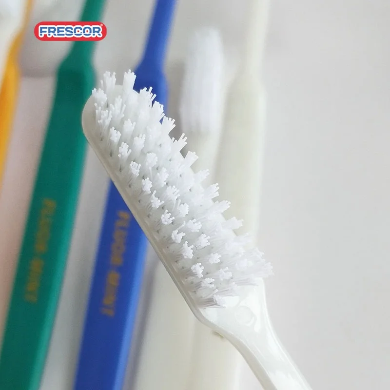 В африканском стиле; Домашние тапочки с изображением головы невероятно прочной щетиной дешевый один Нигерия OEM зубная щетка