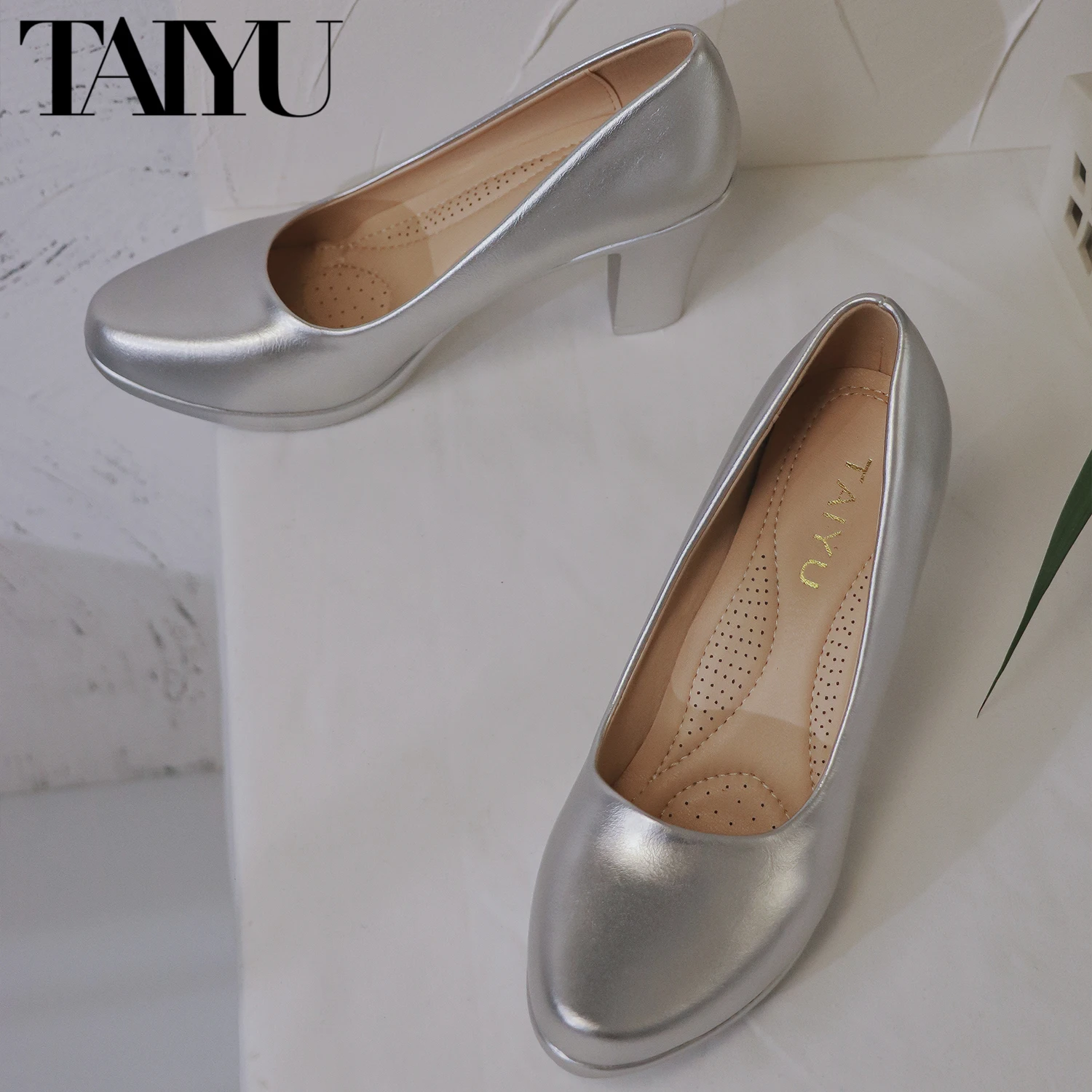 2023 Wholesale Fancy Women Almond Toe High Heels Shoes Black Gold Silver Red Heels Female Party Shoes