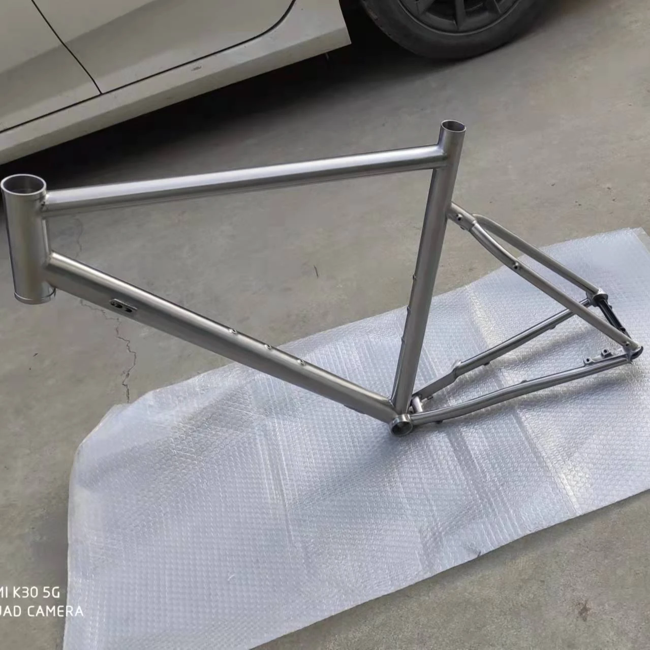 raw titanium material   bicycle frame gravel