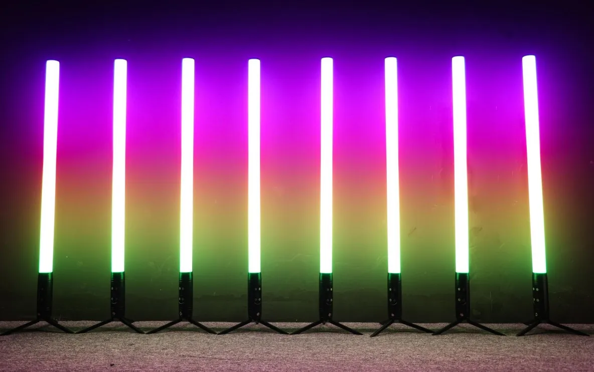 Battery Pixel Led 360 RGB Tube Light IP65 design with ArtNet 8ps packed with case and lifting stand