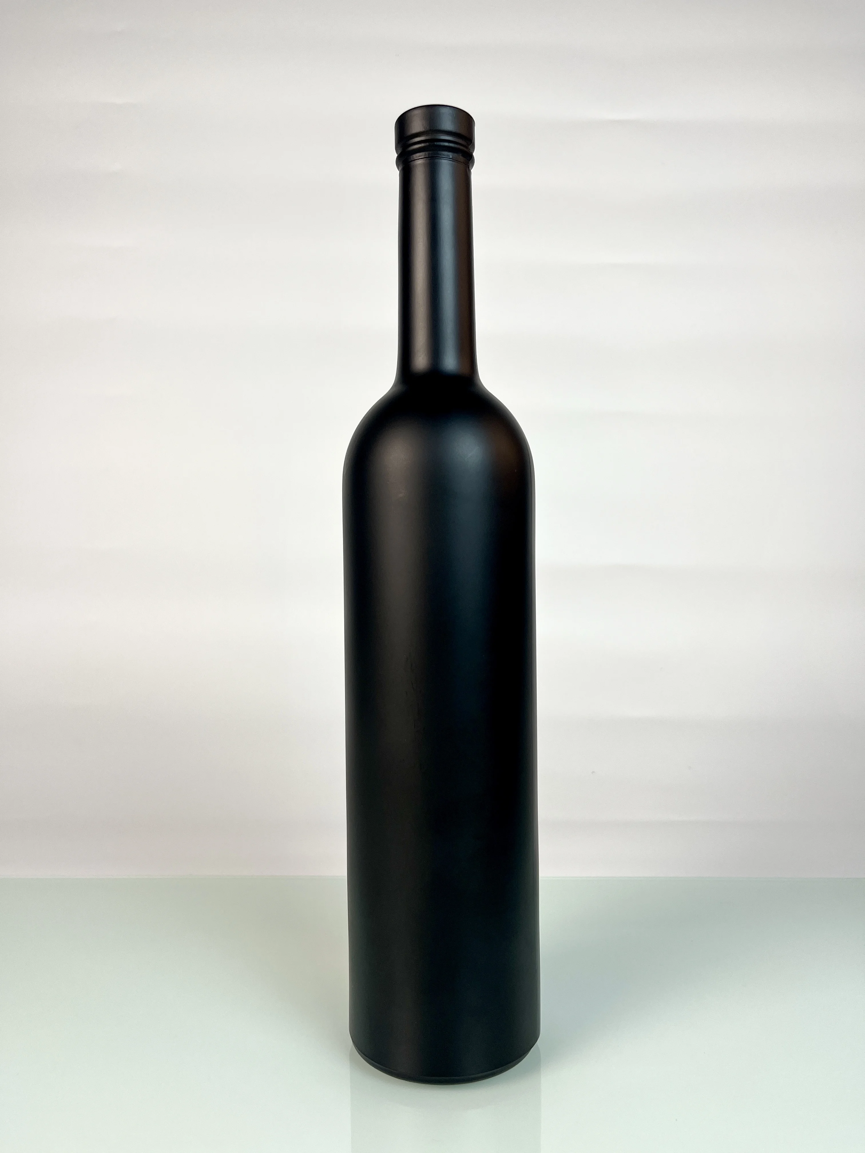 High neck black glass liquor bottles for Vodka/brandy/whiskey/tequila/gin bottle