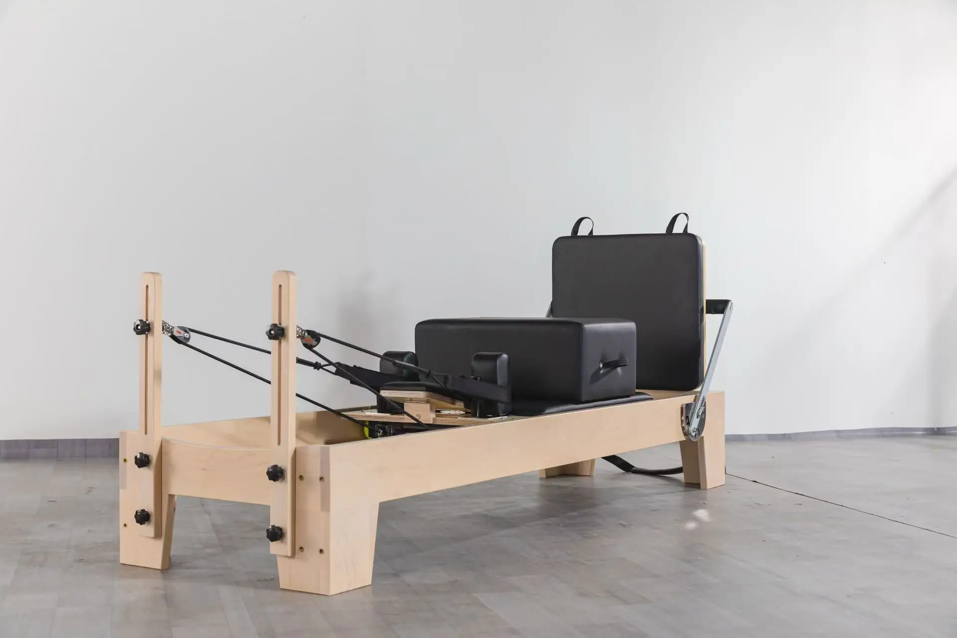 Home Commercial Custom Gym Yoga Fitness Sports  Set  Equipment Reformador Wood Beds Machine Pilates Reformers
