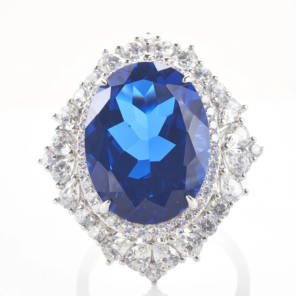 S925 Synthetic 30 Carat Imperial Sapphire Ring Set In Platinum With Five Layers Of Silver