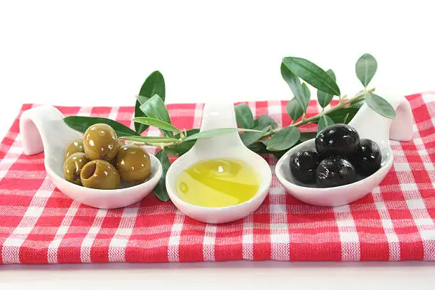 TOP Quality 100% Made in Italy Extra Virgin Olive Oil for condiments and Luxury Restaurants