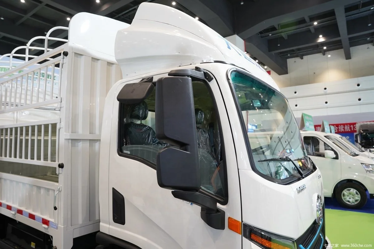 Dayun Xianglong 4.5T 4.12 m single row pure electric van light truck
