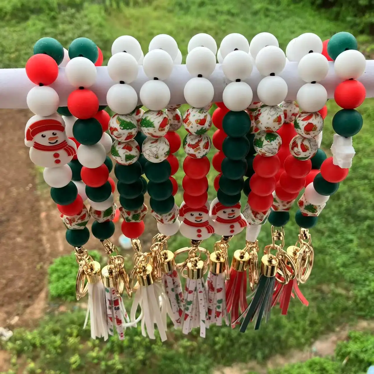 9 Colors Christmas Custom Silicone Snowman Tree Beaded Keychain Wristlet Keyring Bracelet for Women Bag