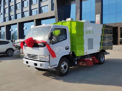 Профессиональный производитель CLW Mobile Road Sweeper Truck цена со