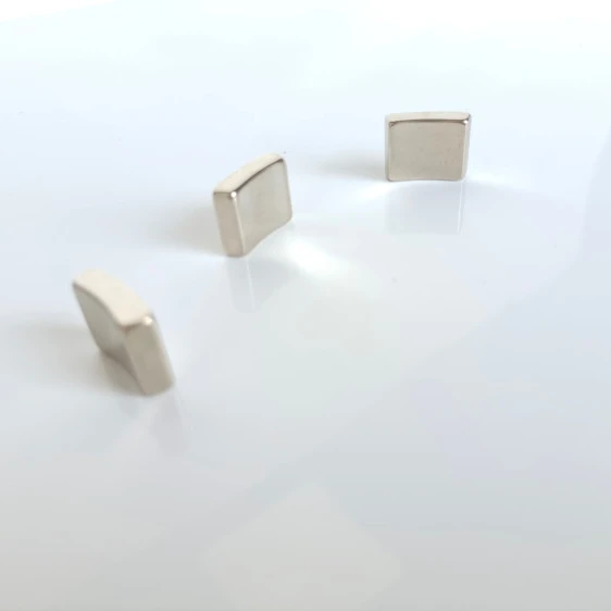 Sell the best industrial magnet permanent magnet tiles for generators and wind turbines